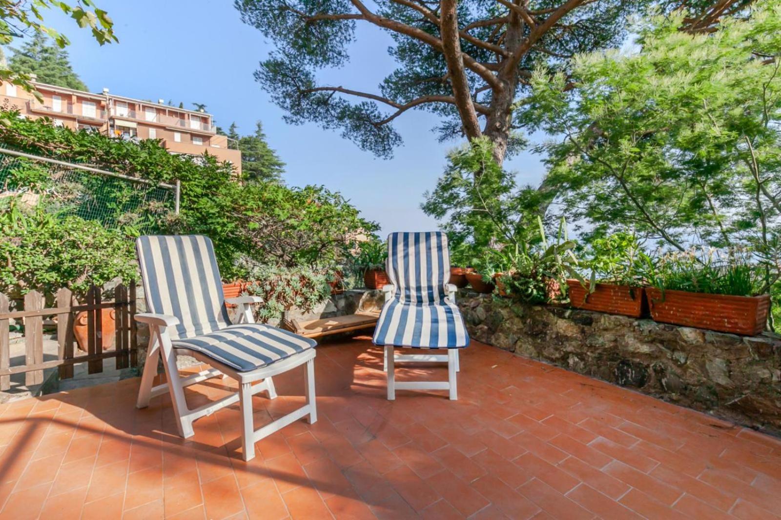 Al Grande Pino - A Picco Sul Mare Hébergement de vacances *